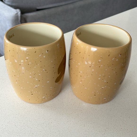 2 Tim Hortons Limited Edition 2016 Canadian Goose cups - Picture 5 of 11